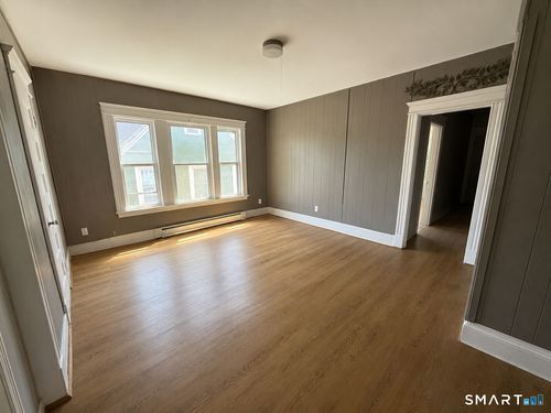 77 Wall St, Waterbury, CT, 06705-1137 | Card Image