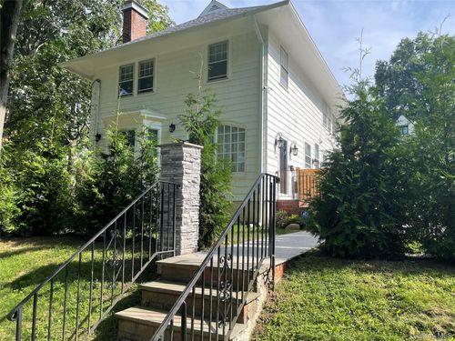 252 Beverly Rd, Little Neck, NY, 11363-1123 | Card Image