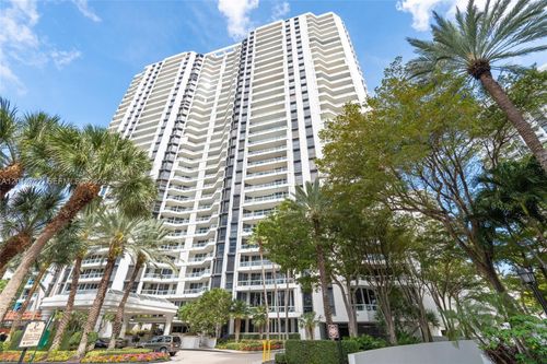 805-21205 Ne 37th Ave, Aventura, FL, 33180-4054 | Card Image