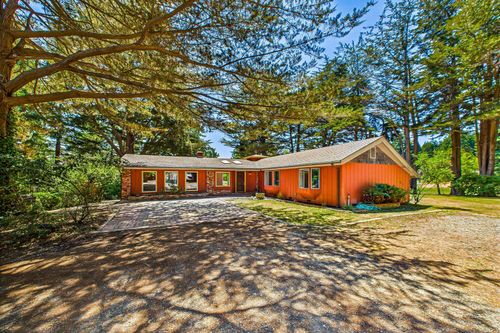 2761 Hillside Dr, Fortuna, CA, 95540-2210 | Card Image