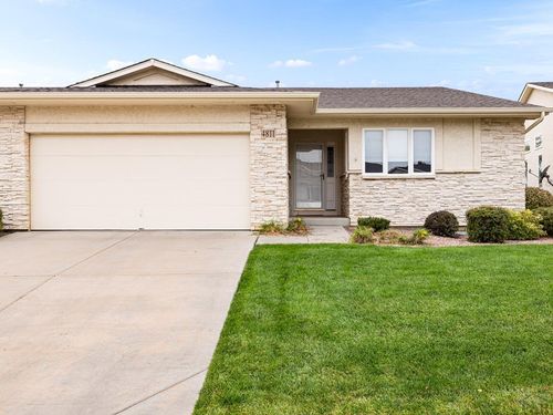 4811 Seasons Vw, Pueblo, CO, 81008-1951 | Card Image