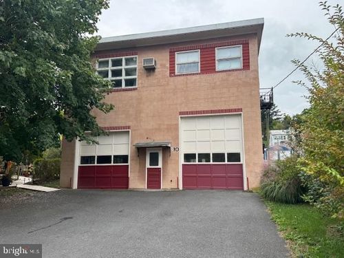 10 S Main St, YEAGERTOWN, PA, 17099-9601 | Card Image