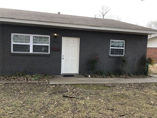 908 Young St, Springdale, AR, 72764-5446 | Card Image