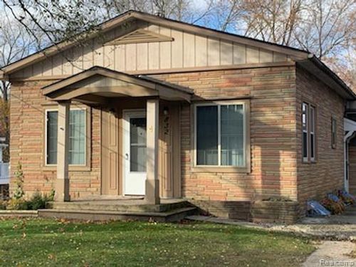 3-832 Farnsworth Rd, White Lake, MI, 48386-3200 | Card Image