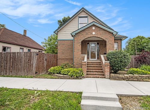 8064 Rathbone St, Detroit, MI, 48209-1964 | Card Image