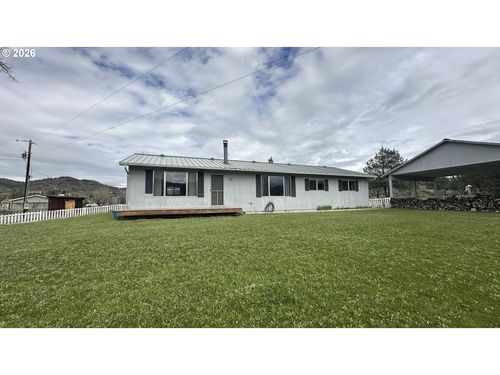 703 Broadway St, Spray, OR, 97874-2004 | Card Image