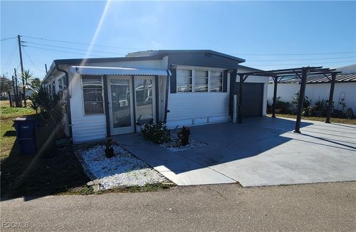 110 Gaslight Ave, NORTH FORT MYERS, FL, 33917-6531 | Card Image