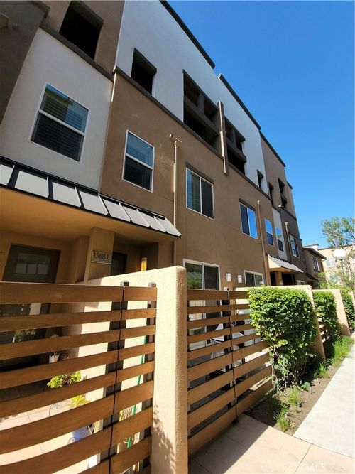 e-1568 W Artesia Square, Gardena, CA, 90248 | Card Image