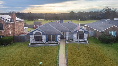 2524 Boardwalk Dr, Mesquite, TX, 75181-2527 | Card Image