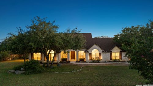 781 Woodland Dr, Driftwood, TX, 78619-4299 | Card Image