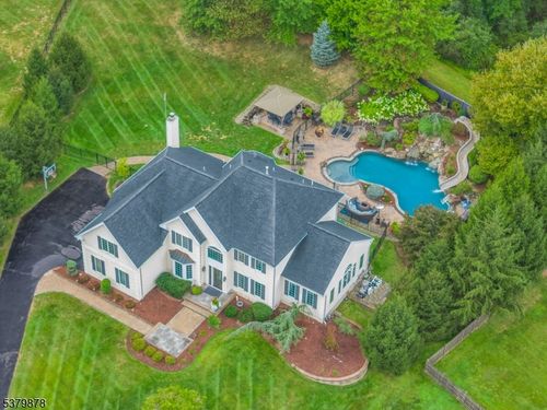 16 Manchur Ct, Flemington, NJ, 08822-4038 | Card Image
