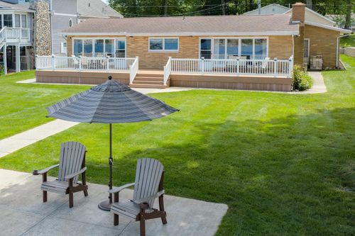 20518 Diamond Shores Drive, Penn Township, MI, 49031 | Card Image