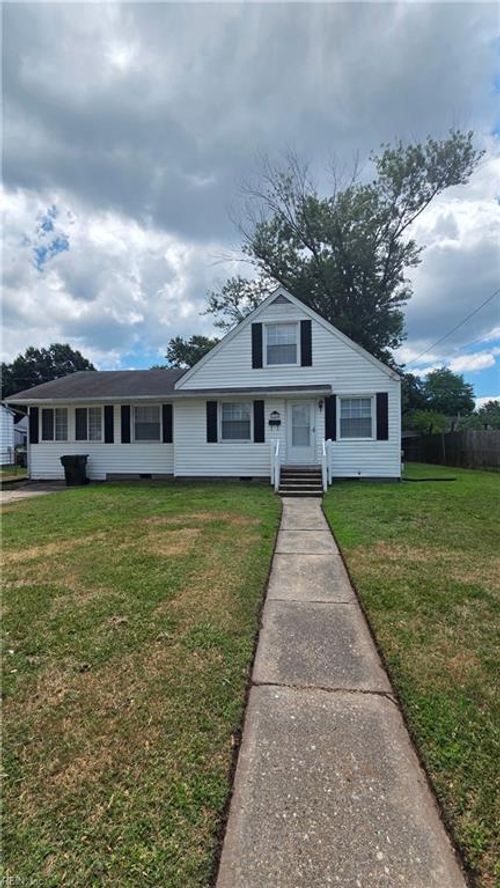 3325 Greenwood Dr, Hampton, VA, 23666-3834 | Card Image