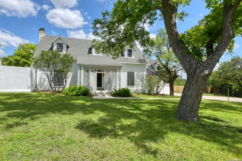 110 Sunrise Dr, San Antonio, TX, 78228-2432 | Card Image
