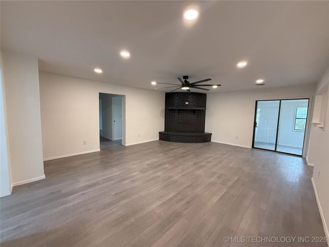 1402 Se 9 Th St, House other with 3 bedrooms, 2 bathrooms and null parking in Wagoner OK | Image 5