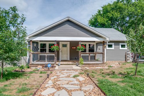 9947 Old Highway 46, Bon Aqua, TN, 37025-2751 | Card Image