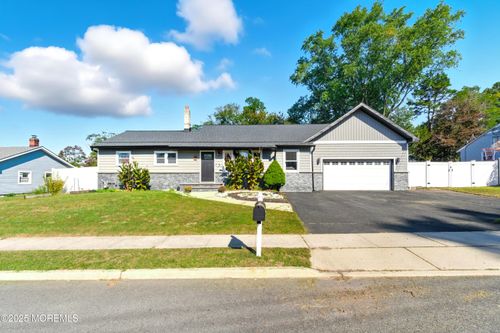 10 Marion Ave, Howell, NJ, 07731-1511 | Card Image