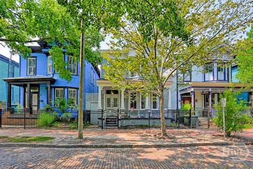 207 W 38th St, savannah, GA, 31401-8801 | Card Image