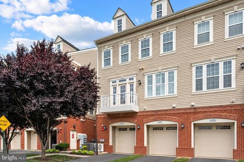 42572 Wildly Ter, ASHBURN, VA, 20148-4347 | Card Image