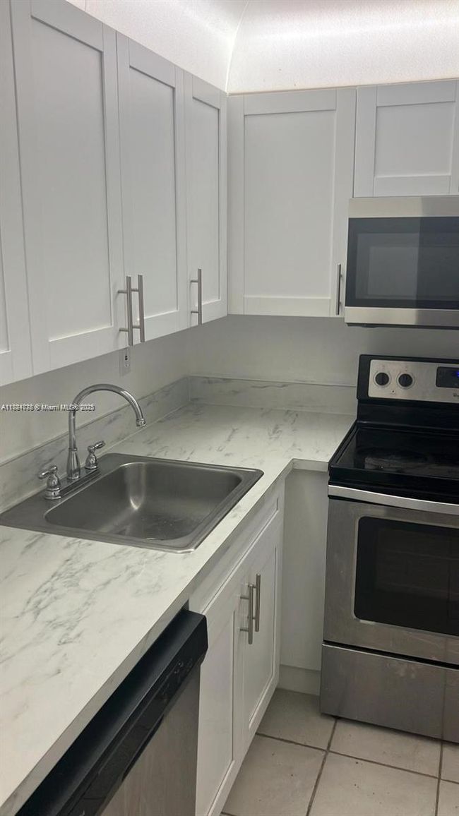 APT-3305 - 1820 N Lauderdale Ave, Condo with 1 bedrooms, 1 bathrooms and null parking in North Lauderdale FL | Image 10