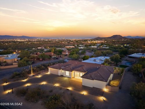 2945 N Silver Spur Drive, Tucson, AZ, 85745 | Card Image