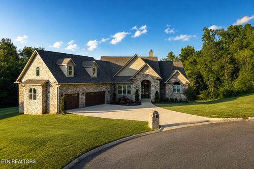 6841 Redtail Hawk Way, Knoxville, TN, 37921-2870 | Card Image