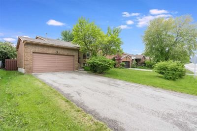 MAIN - 204 Harrison Dr, House other with 2 bedrooms, 1 bathrooms and 4 parking in Newmarket ON | Image 3