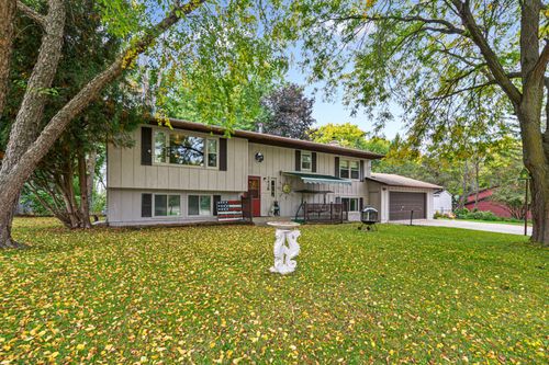 1428 11th Ave Ne, Faribault, MN, 55021-3303 | Card Image
