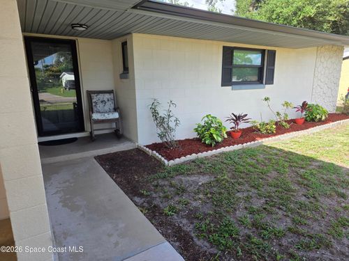 585 Harrison St, Titusville, FL, 32780-4910 | Card Image