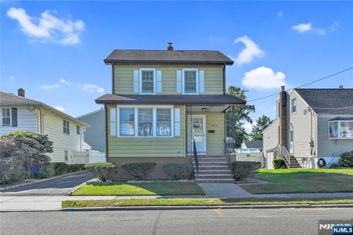 54 Rochelle Pkwy, Saddle Brook, NJ, 07663-4647 | Card Image