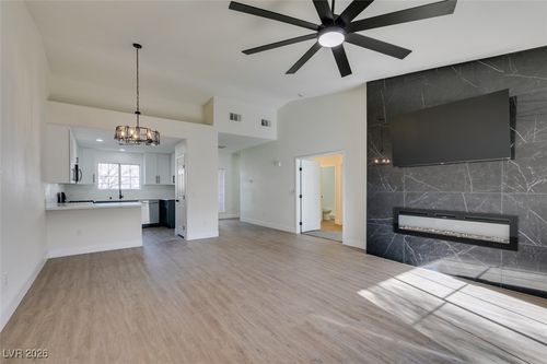 apt-203-10525 Autumn Pine Ave, Las Vegas, NV, 89144-4231 | Card Image