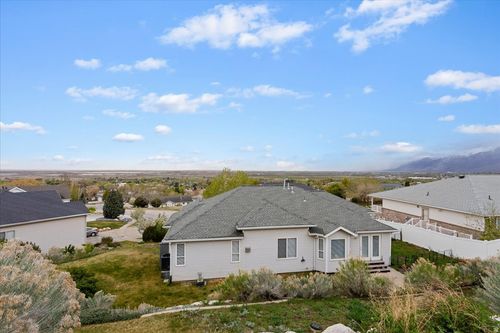 426 W 2700 S, Perry, UT, 84302-5037 | Card Image