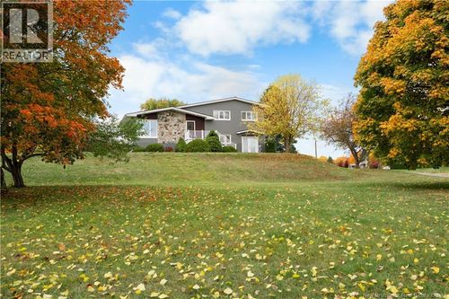 125 Roche St, Bathurst, NB, E2A3E6 | Card Image