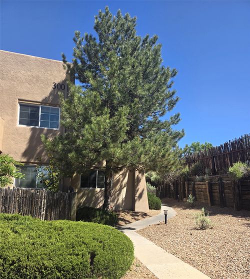 312-2210 Miguel Chavez Rd, Santa Fe, NM, 87505-6934 | Card Image