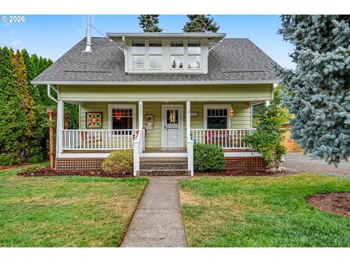 307 Adams Ave, Silverton, OR, 97381-2303 | Card Image