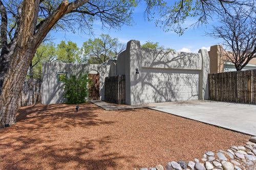 265 Camino De La Sierra, Santa Fe, NM, 87501 | Card Image