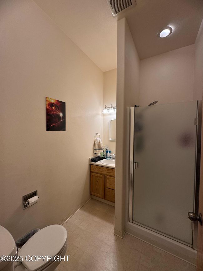Unit C Bathroom 1 of 2 | Image 5