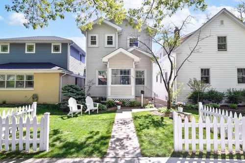 204 16th St, Wilmette, IL, 60091-3227 | Card Image