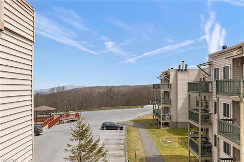 3302-301 Pinnacle Inn Rd, Beech Mountain, NC, 28604-7479 | Card Image