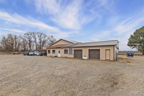 7928 Us Highway 50, Iuka, IL, 62849-1746 | Card Image