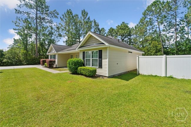 167 Hendrix St Ne, House other with 3 bedrooms, 2 bathrooms and null parking in Ludowici GA | Image 4