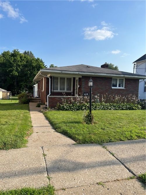 625 Todd Ave, Ellwood City, PA, 16117-1146 | Card Image