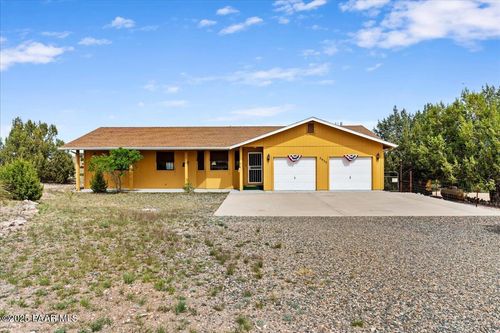 2925 N Sioux Dr, Chino Valley, AZ, 86323-4666 | Card Image