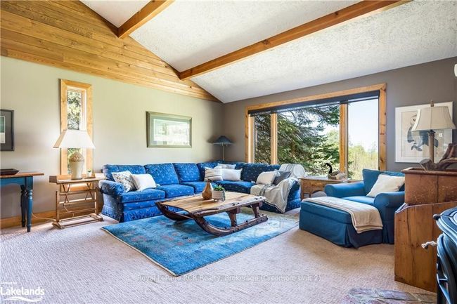 8254 21/22 Nottawasaga Sideroad, House other with 5 bedrooms, 6 bathrooms and 6 parking in Duntroon ON | Image 8
