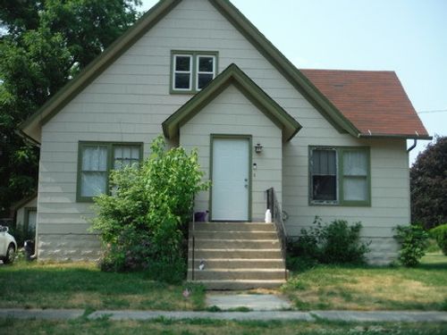 210 E North St, Leland, IL, 60531-3140 | Card Image