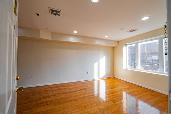 APT-3RD - 540 29 Th St, Condo with 2 bedrooms, 2 bathrooms and null parking in Union City NJ | Image 9