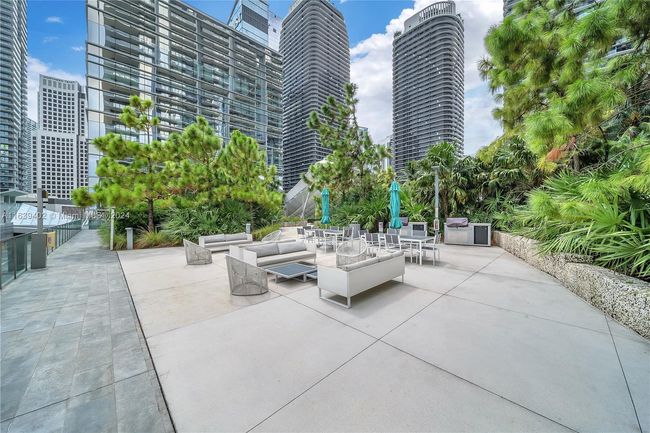 APT-3705 - 88 Sw 7 Th St, Condo with 2 bedrooms, 3 bathrooms and null parking in MIAMI FL | Image 39