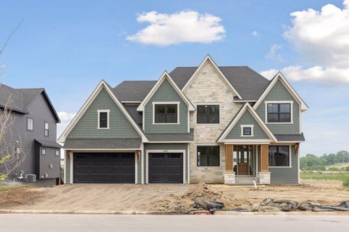 5455 Rolling Hills Pkwy, Victoria, MN, 55318-7411 | Card Image