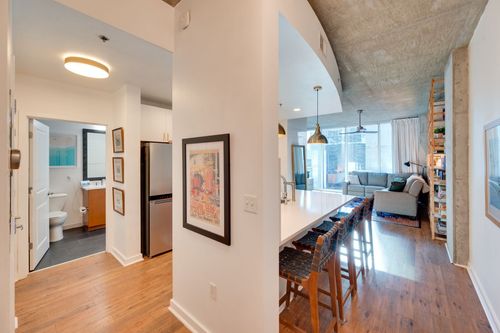 unit-813-301 Demonbreun St, Nashville, TN, 37201-2230 | Card Image