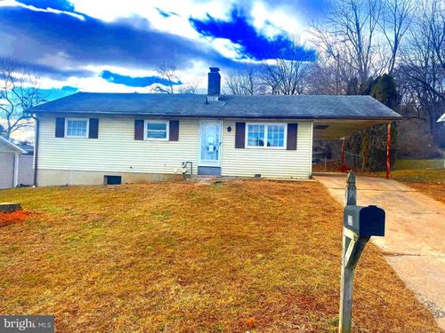 230 Canary Cir, YORK, PA, 17404-5713 | Card Image